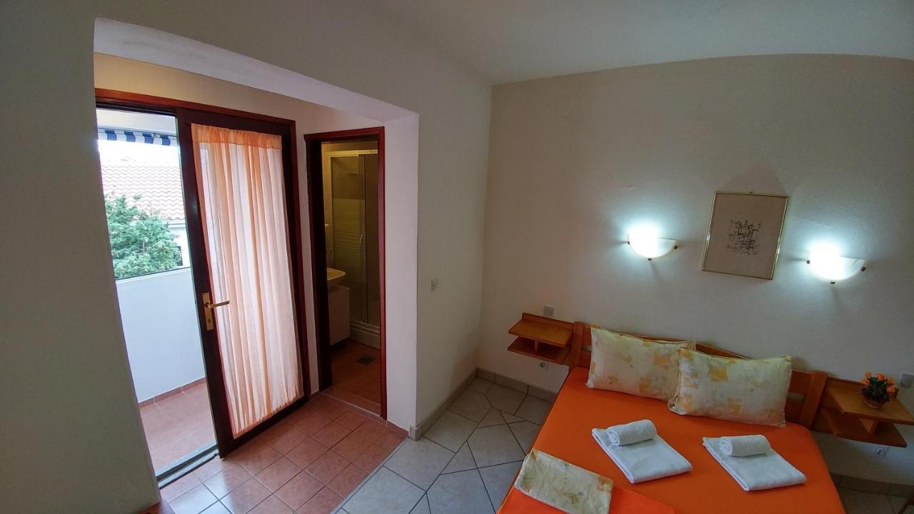 Apartments And Rooms Bova Baska  Exterior photo